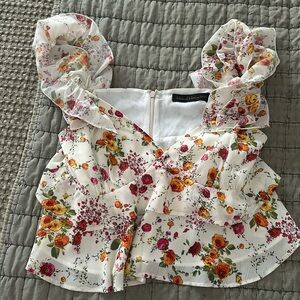 Blouse (House of Harlow) size medium.  Never worn.